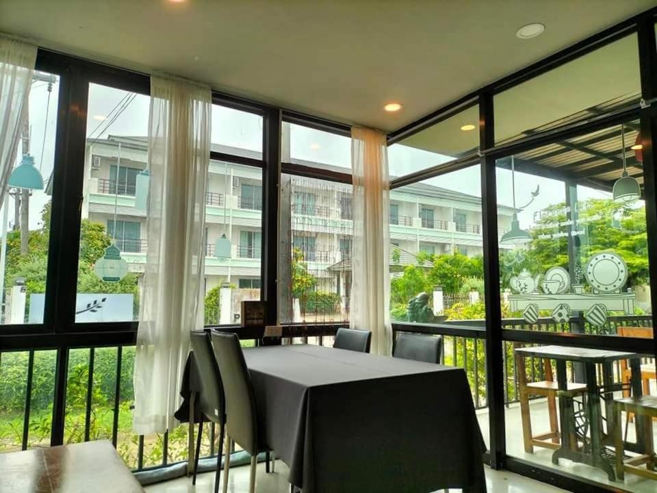 Privacy Residence Лопбури Экстерьер фото