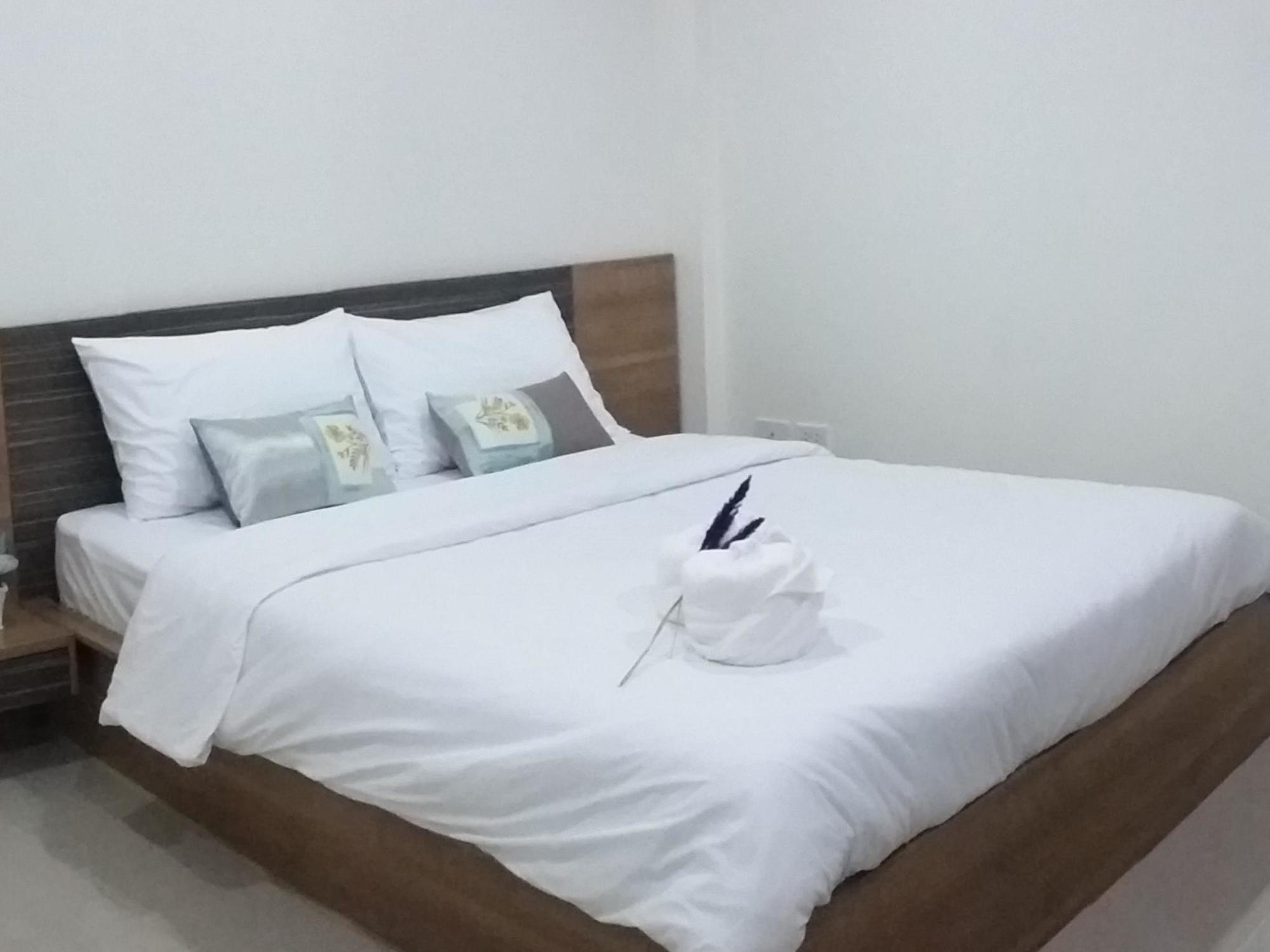 Privacy Residence Лопбури Экстерьер фото