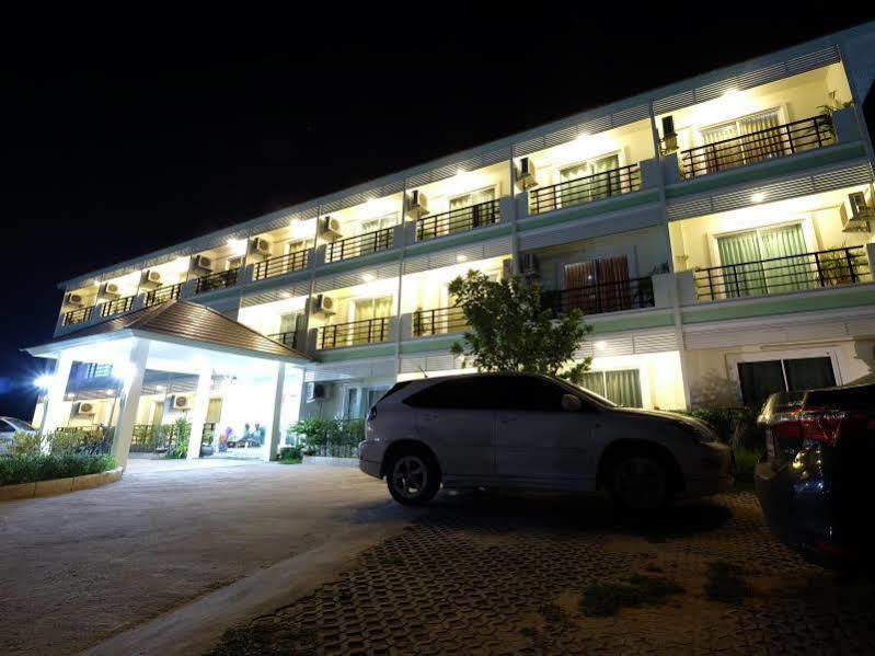 Privacy Residence Лопбури Экстерьер фото