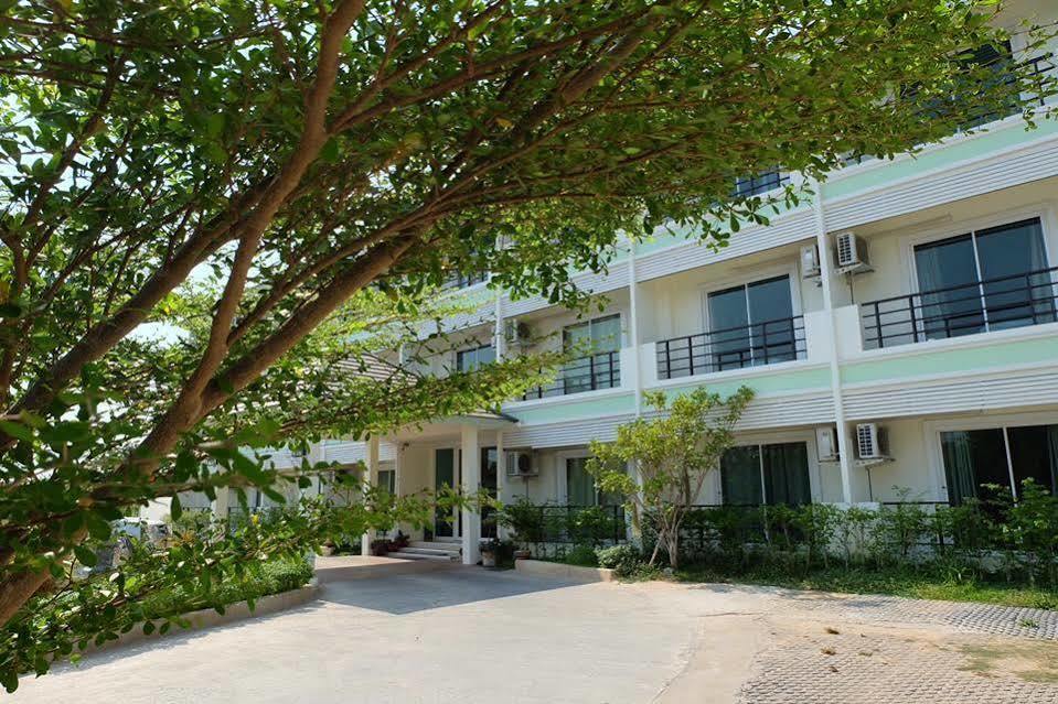 Privacy Residence Лопбури Экстерьер фото
